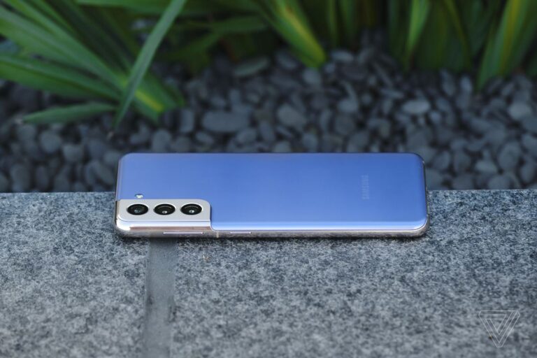 how to find photo location on android