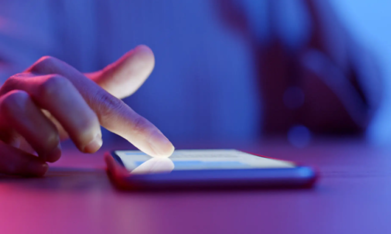 how to stop my android screen from dimming