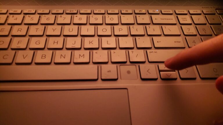 how to screenshot on hp envy