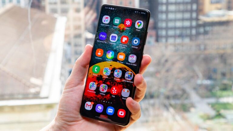 how to screenshot on s21 plus