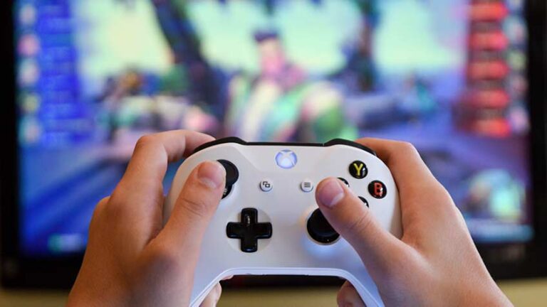 how to screenshot on xbox