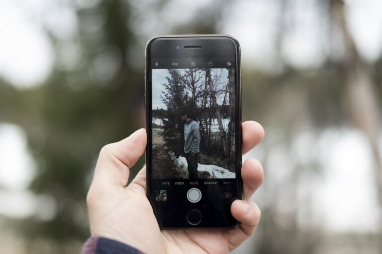 how to blur photos on iphone